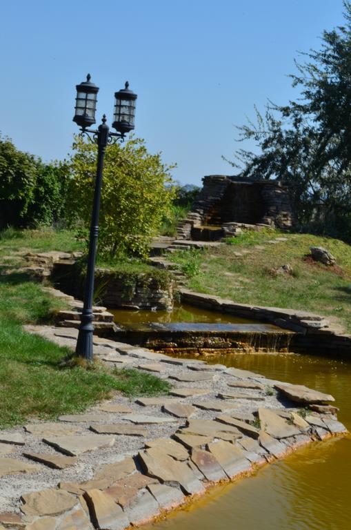 Panska Hata Hotel Nyzhnya Khortytsya Bagian luar foto