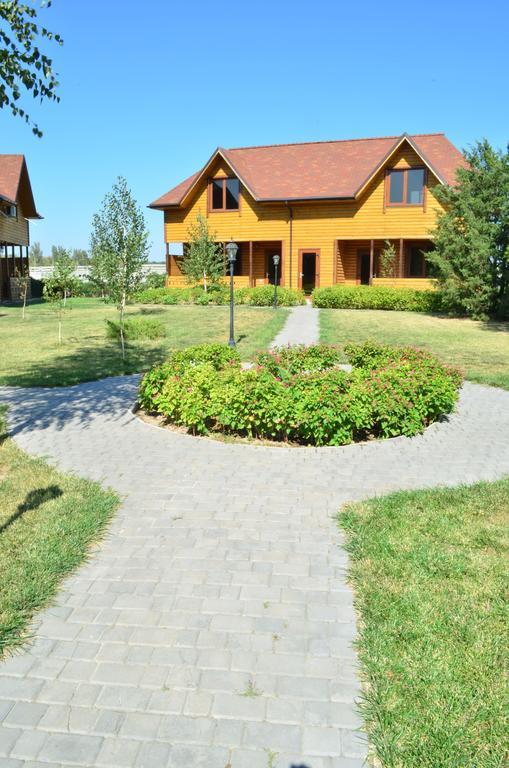 Panska Hata Hotel Nyzhnya Khortytsya Bagian luar foto