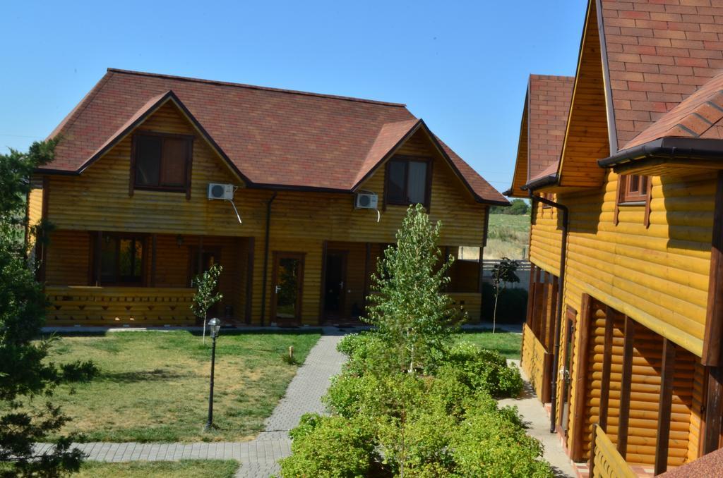 Panska Hata Hotel Nyzhnya Khortytsya Bagian luar foto