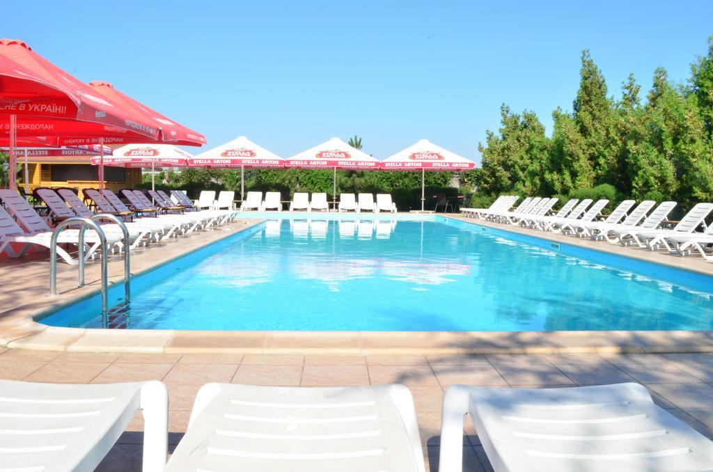 Panska Hata Hotel Nyzhnya Khortytsya Bagian luar foto