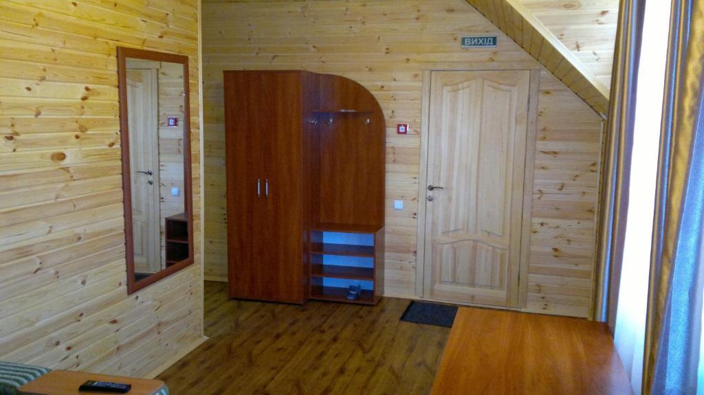 Panska Hata Hotel Nyzhnya Khortytsya Ruang foto