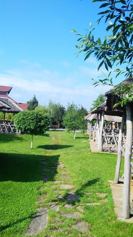 Panska Hata Hotel Nyzhnya Khortytsya Bagian luar foto